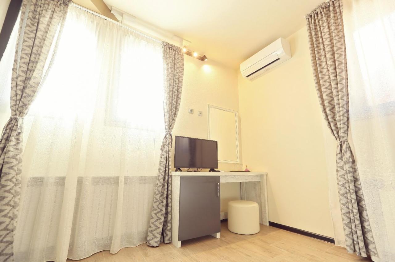 Dezire Guesthouse Беїле-Уну-Май Екстер'єр фото