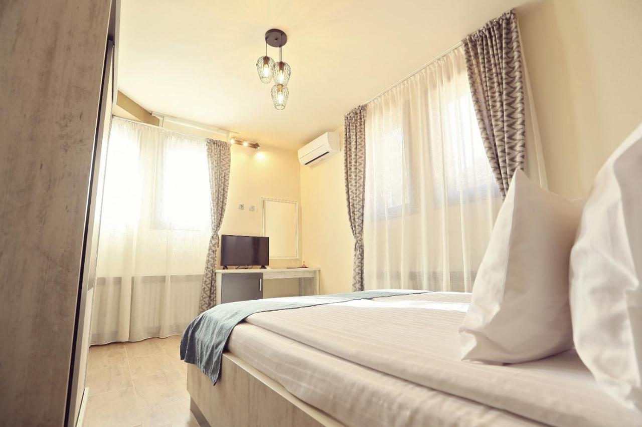 Dezire Guesthouse Беїле-Уну-Май Екстер'єр фото