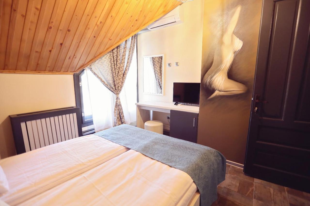 Dezire Guesthouse Беїле-Уну-Май Екстер'єр фото
