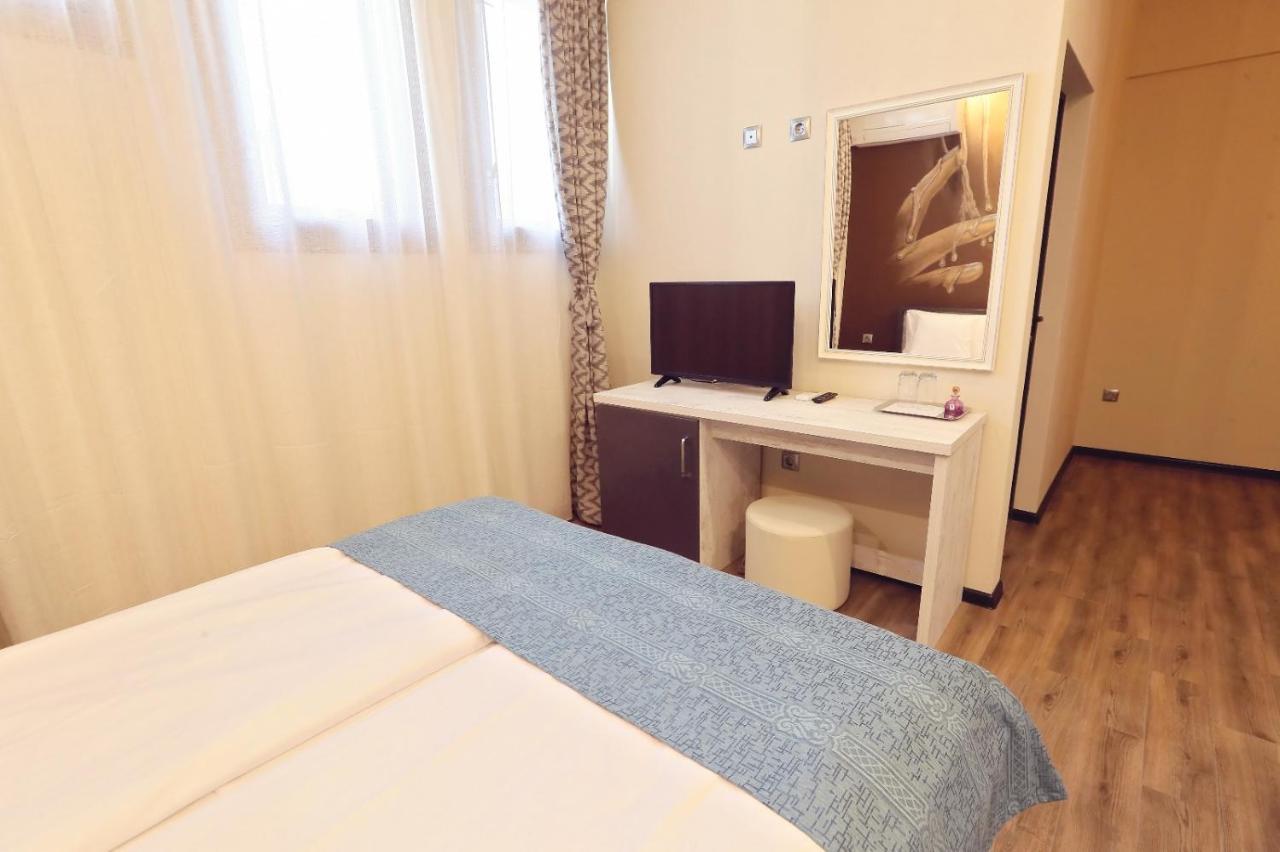 Dezire Guesthouse Беїле-Уну-Май Екстер'єр фото